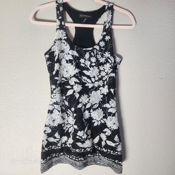 LACE OVERLAY INC INTERNATIONAL TOP WITH SPARKLE THREAD ACCENT SIZE XS - … c - Picture 5 of 8